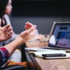 Assurance vie ou PEA : comment choisir le bon cadre pour votre épargne